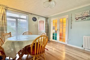Dining Room- click for photo gallery